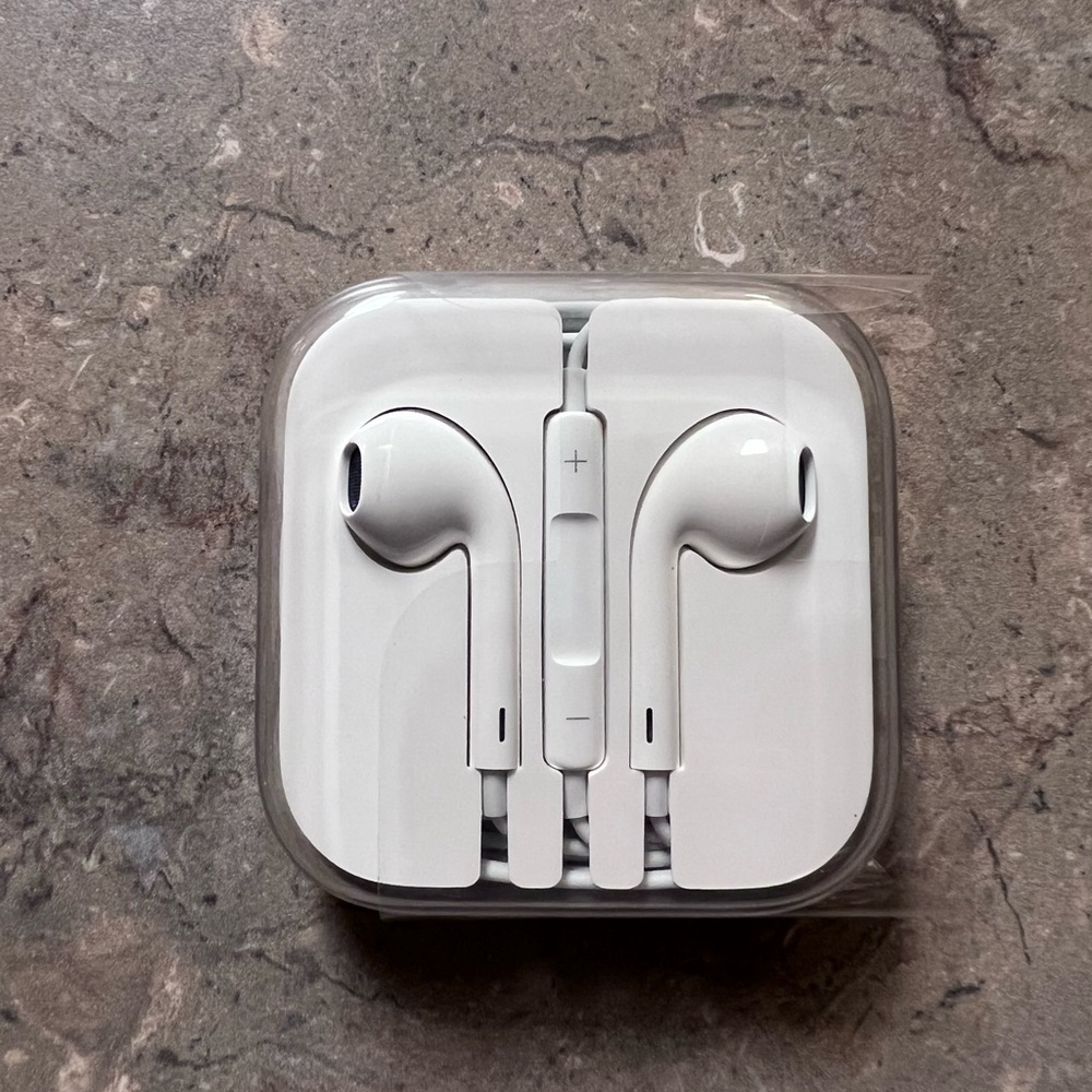 Apple Earbuds